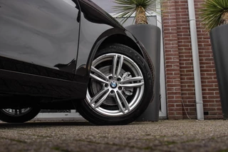 BMW 1-serie 116d F40 Executive Edition | 1e eigenaar | NL Auto | HiFi audio | DAB | LED | Apple Carplay | Rijstrooksensor | Cruise control | Climate control | Sportstuur | Active Guard Plus / 44