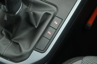 SEAT Arona 1.0 TSI 95pk Style Business Intense Camera Virtual Cockpit ACC Keyless Navigatie Carplay / 15