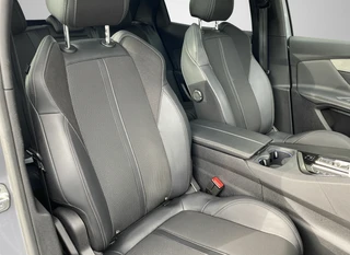 Peugeot 3008 1.6 Plug-in Hybrid 4WD 300 pk GT AUT  | 1e eigenaar | carplay | panoramadak | navigatie | 3D cockpit | 2 laadkabels | BTW / 19