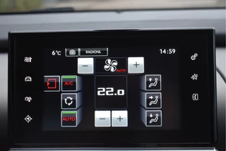 Citroën C4 Cactus 1.2 PureTech Shine Airbump Blackline  | NL-Auto | Nav | Cruise Control | PDC achter | LM-Velgen allweather | NAP | Distributie vervangen / 39