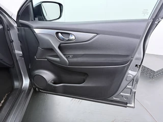 Nissan QASHQAI 1.2 N-Connecta  - 360 GR Camera - Panorama dak - Crfuise controle - climate controle - Virena Zekerheidspakket 895, - BOVAG Garantie / 44
