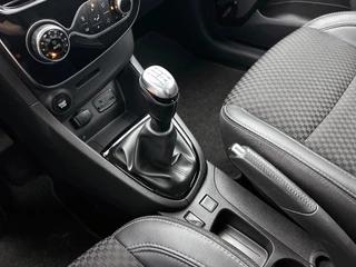 Renault Clio 0.9 TCe Bose | Trekhaak | Camera | Navigatie | Cruise Control | Climate Control | Parkeersensoren / 20