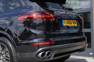 Porsche Cayenne 3.0 S E-Hybrid Platinum Edition Pano|Stoelverwarming|Bose| / 14