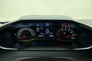Peugeot 2008 1.2 PureTech Active Cruise Control l Airco l Apple Carplay/Android Auto l Parkeersensoren l Centrale Deurvergrendeling l Elektrische ramen l Elektrisch Verstelbare Spiegels / 17