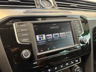Volkswagen Passat Variant 1.4 TSI ACT Connected Series  R-line Carplay Navigatie 24 Maanden garantie* (Vraag naar de voorwaarden) / 17