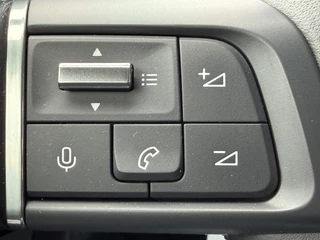 Citroën C4 145pk Hybride Plus (Camera - LED - Navigatie - Automatische Airco - Parkeersensoren - Apple Carplay) / 21