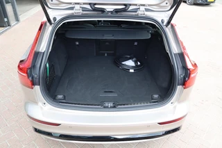 Volvo V60 T6 AWD Plus Dark / 22