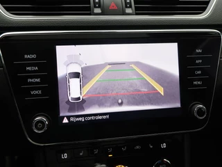 Škoda Superb Combi 1.5 TSi ACT 150 Pk Automaat Sportline Business | Trekhaak | Stoelverwarming | Panorama dak | Camera | Canton Audio | Alcantara | CarPlay | 18 Inch / 35