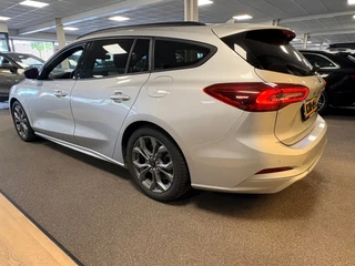 Ford Focus Wagon 1.0 EcoBoost Hybrid ST Line X automaat / Camera / cruise / stoel en stuurverwarming / 5