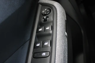 Opel Frontera 1.2 Turbo Hybrid Ultimate 5P  | Keyless | Camera | Navigatie | BLIS | Winterpack / 21