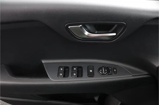 Kia Stonic 1.0 T-GDi MHEV DynamicPlusLine  Apple Carplay/Android Auto - Cruise Control - Climate Control - Navigatie - Stuur/Stoel Verwarming - Fabrieksgarantie tot 10-2031 / 20