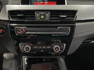 BMW X2 SDrive18i Executive / NL-auto / Navigatie / 35