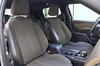 DS 3 Crossback E-Tense Performance Line+ 50 kWh | Navigatie | Camera | Keyless | Lichtmetalen velgen | Parkeersensoren | Extra getint glas / 23