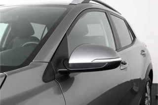 Kia Stonic 1.0 T-GDi MHEV DynamicPlusLine  Apple Carplay/Android Auto - Cruise Control - Climate Control - Navigatie - Stuur/Stoel Verwarming - Fabrieksgarantie tot 10-2031 / 15