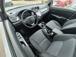 Suzuki Vitara 1.4 BOOSTERJET SMART HYBRID SELECT  Keyless | Camera | Stoelverwarming | Navi / 14