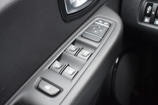 Renault Clio 0.9 TCE LIMITED CARPLAY / DEALER ONDERHOUDEN / 15