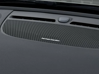 Volvo XC40 1.5 T5 Recharge R-Design NL-auto | Schuif- Kanteldak | H&K | Trekhaak | Stoelverwarming | Memory | Adaptive Cruise / 23