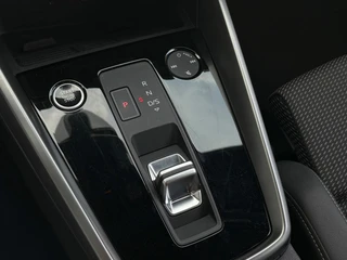 Audi A3 Limousine 30 TFSI automaat S edition, 2 X S-LINE, digitaal cockpit,1 e eigenaar, NL auto met nap / 17