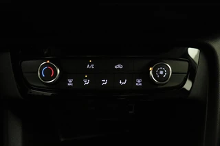 Opel Corsa 1.2 75pk Edition | Demo | Airco | Cruise Control | Parkeersensoren achter | Stuurverwarming | Navigatie via Apple Carplay | Lichtmetalen velgen / 19