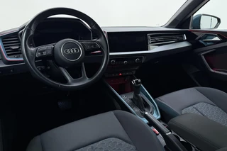 Audi A1 citycarver 35 TFSI epic 150pk | Automaat | Climate Control | Navigatie | Premium Audio | Camera | Cruise Control Adaptief | Stoelverwarming | Keyless Start | Sportstoelen / 17
