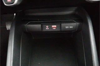 Kia Stonic 1.0 T-GDi DynamicLine  - Trekhaak - Airco - Cruise control - / 48