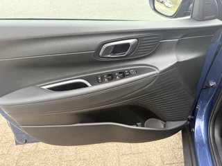 Hyundai Bayon 1.0 T-GDI Premium  | LED | Keyless | Apple/Android | DAB | PDC met Camera | Stoelverwarming V+A / 19