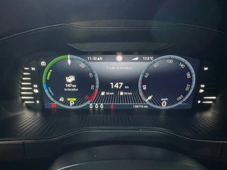 Skoda Superb Combi 1.4 TSI iV Style * AUTOMAAT * Trekhaak * Navigatiesysteem * Elektr. Kofferklep * / 10