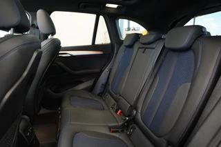 BMW X1 sDrive20i High Executive  Panoramadak M-Sport Trekhaak / 21