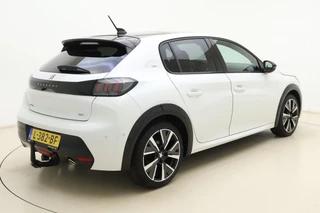 Peugeot 208 1.2T 100pk GT | Afneembare Trekhaak | Achteruitrijcamera | Panoramadak | Cruise control | Airco | Stoelverwarming | Climate control | Interieurverlichting | Stuurbediening | Sportstuurwiel | / 2