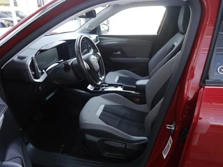 Opel Mokka-e Business Elegance 50-kWh 11kw bl. | SOH 91.6% | Achteruitrijcamera | Navigatie | Apple CarPlay | Android Auto | Climate/Cruise Control | LED koplampen | Lichtmetalen Velgen / 12