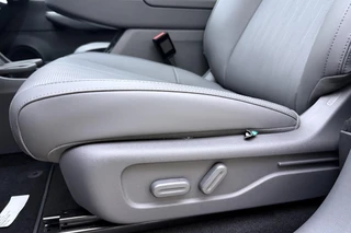 Leapmotor B10 Design ProMax 67.1 kWh l WLTP 434km | 750kg trekgewicht | Stoel en stuur verwarming/verkoeling | 360 graden camera | Lederen bekleding | Panoramadak | LED | Regensensor | Sfeerverlichting | Elektrisch verstelbare voorstoelen / 23