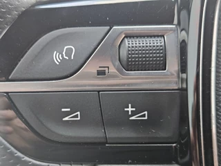 Peugeot 208 1.2 GT LINE NAVI TEL LEER SPORTSTOELEN KEYLESS VIRTUAL 3D / 24