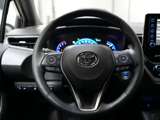 Toyota Corolla 1.8 Hybrid First Edition ✅Stoel&Stuurverw.✅Adapt Cruise✅Clima✅Camera✅Navi✅Two Tone✅ / 17