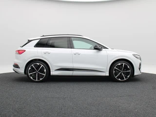 Audi Q4 e-tron 40 Launch edition S Competition 77 kWh 204 Pk | Stoelverwarming | Panorama dak | Adaptive Cruise | Matrix LED | Camera | CarPlay | 21 inch | 93.167 Km !! / 10