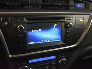 Toyota Auris 1.8 Hybrid Comfort | Navigatie | Trekhaak | Climatronic / 27