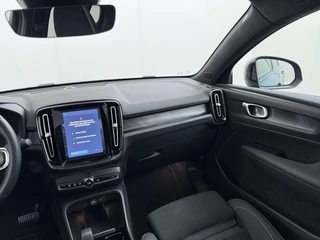 Volvo C40 Recharge Core 69 kWh SOH 93%|VOLVO DEALER ONDERHOUDEN| ACHTERUITRIJCAMERA| PANORAMADAK| STOEL + STUURVERWARMING| RIJKLAARPRIJS INCL. 12 MAANDEN BOVAG GARANTIE| / 26
