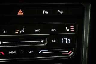 Volkswagen T-Roc 1.5 TSI Style | IQ LIGHT | STOELVERWARMING | CLIMA | APP CONNECT | DAB | PDC / 9