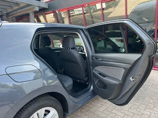 Volkswagen Golf 1.5 eTSI Style  | Carplay | ACC | PDC | Camera | Virtual | Stoel/Stuurverw. | Sfeerverlichting | / 37