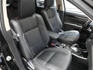 Mitsubishi Outlander 2.0 PHEV Pure / 7