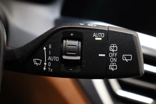 BMW 3 Serie Touring 320i High Executive M Sport Pakket Automaat  / Live Cockpit Professional / Cruise Control / Stoelverwarming / Active Guard Plus / Hifi / LED / Climate Control / Leder / 19 Inch / DAB / 36