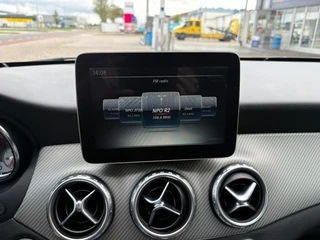 Mercedes-Benz GLA 200 Ambition Dealeronderhouden - Originele Trekhaak / 18