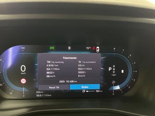Volvo XC40 2.0 B4 Plus Dark / 8