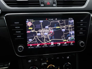 Škoda Superb Combi 1.5 TSi ACT 150 Pk Automaat Sportline Business | Trekhaak | Stoelverwarming | Panorama dak | Camera | Canton Audio | Alcantara | CarPlay | 18 Inch / 33