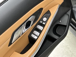 BMW 3-serie 330e High Executive M Sport | Cruise Control | CarPlay | Stoelverwarming | / 26