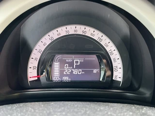 Renault Twingo Z.E. R80 Intens  | SOH 96% | 22 Kwh | Camera | Navigatie | Parkeersensoren | Cruise Control | Climate Control | DAB | Apple CarPlay/Android Auto / 9