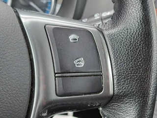 Toyota Yaris 1.5 Hybrid Aspiration / 13