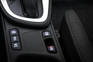 Toyota Yaris 1.5 Hybrid Dynamic | STOELVERWARMING  LED | CIMA | DAB  | APPLE | CAMERA / 35