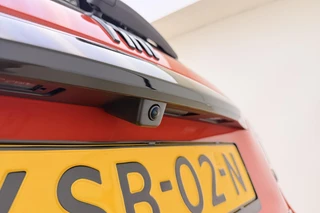Fiat 600 1.2 Turbo 145pk Hybrid Automaat Sport | DEMO | Tot 8 jaar garantie | Navigatie | Achteruitrijcamera | Elektrische achterklep | LED Matrix koplampen | Sportief interieur | 18" Lichtmetalen velgen | Zwart dak / 4