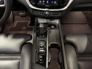 Volvo XC60 2.0 Recharge T6 AWD Pano H&K Leer Camera SOH 90% / 27