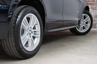 BMW X3 xDrive20i High Executive M Sport Pakket Automaat  / Navigatiesysteem Professional / Leder / Trekhaak / 18 Inch / Xenon / Stoelverwarming / Climate Control / Parkeersensoren voor+achter / Lichtpakket / Cruise Control / 7